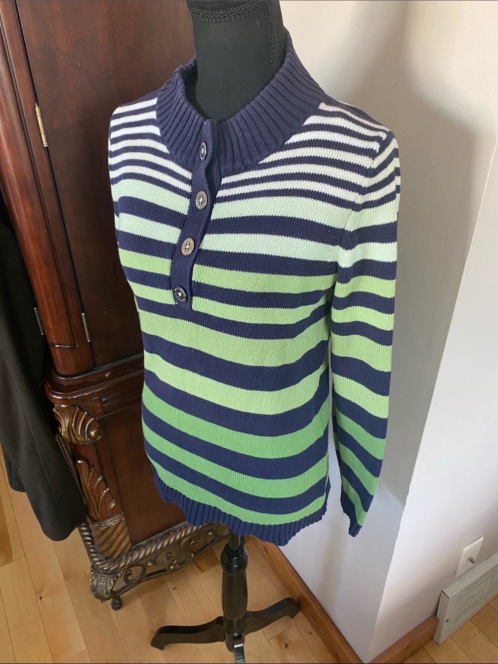 Women’s Liz Claiborne Navy and Lime Striped Sweater